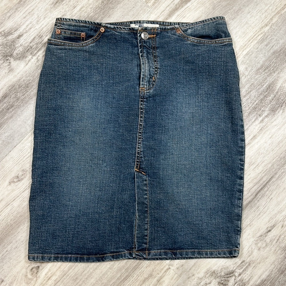 Vintage Y2K Low Rise Medium Vintage Wash A-Line Denim Midi Skirt / Women’s Sz 2